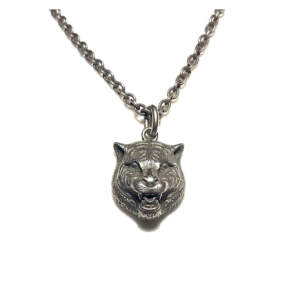 gucci tiger pendant